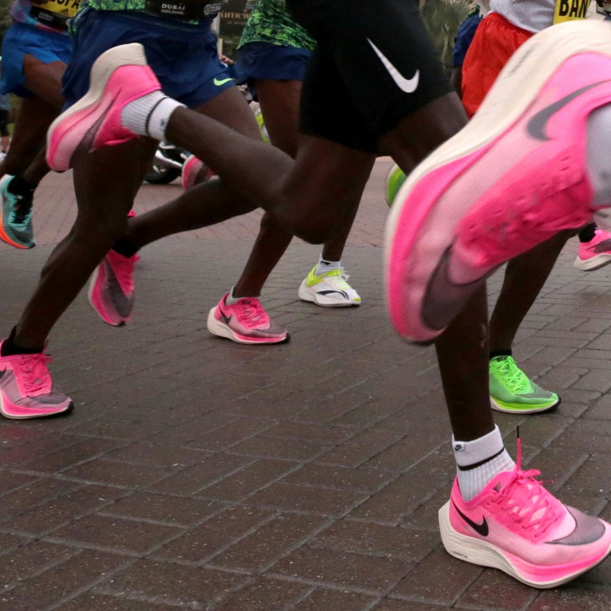World Athletics Gives Seal Of Approval For Controversial Nike Vaporfly Shoes Athletics The Guardian