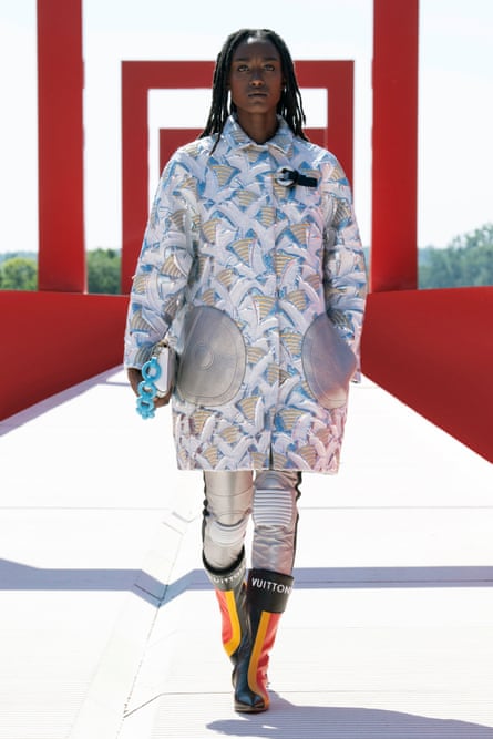 Artsy Pieces We Love From This Modernist Louis Vuitton Cruise