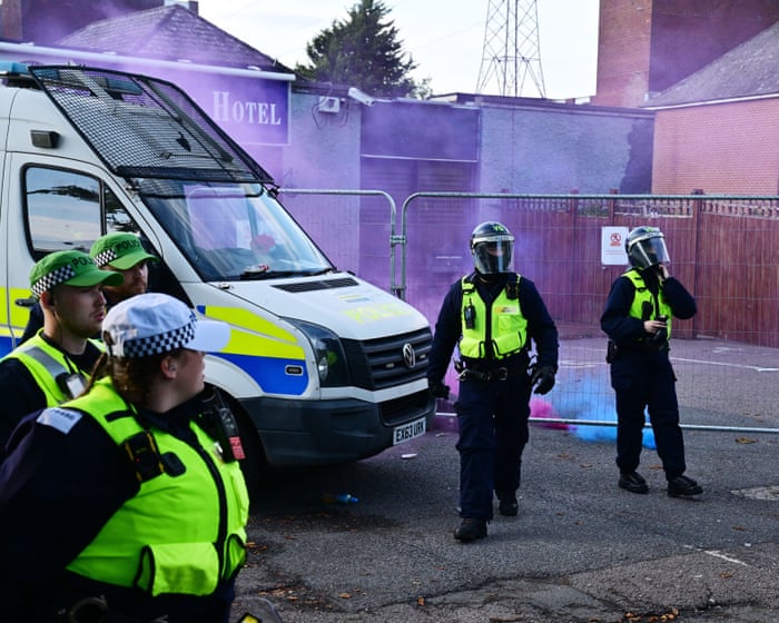 No 10 condemns attacks on police at Essex asylum hotel