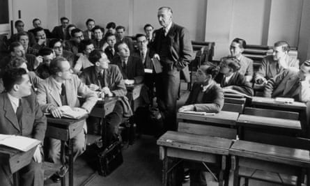 Friedrich Hayek teaching at the London School of Economics in 1948.