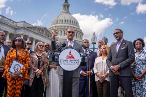 House minority leader Hakeem Jeffries has been slow to embrace winning members of the progressive left