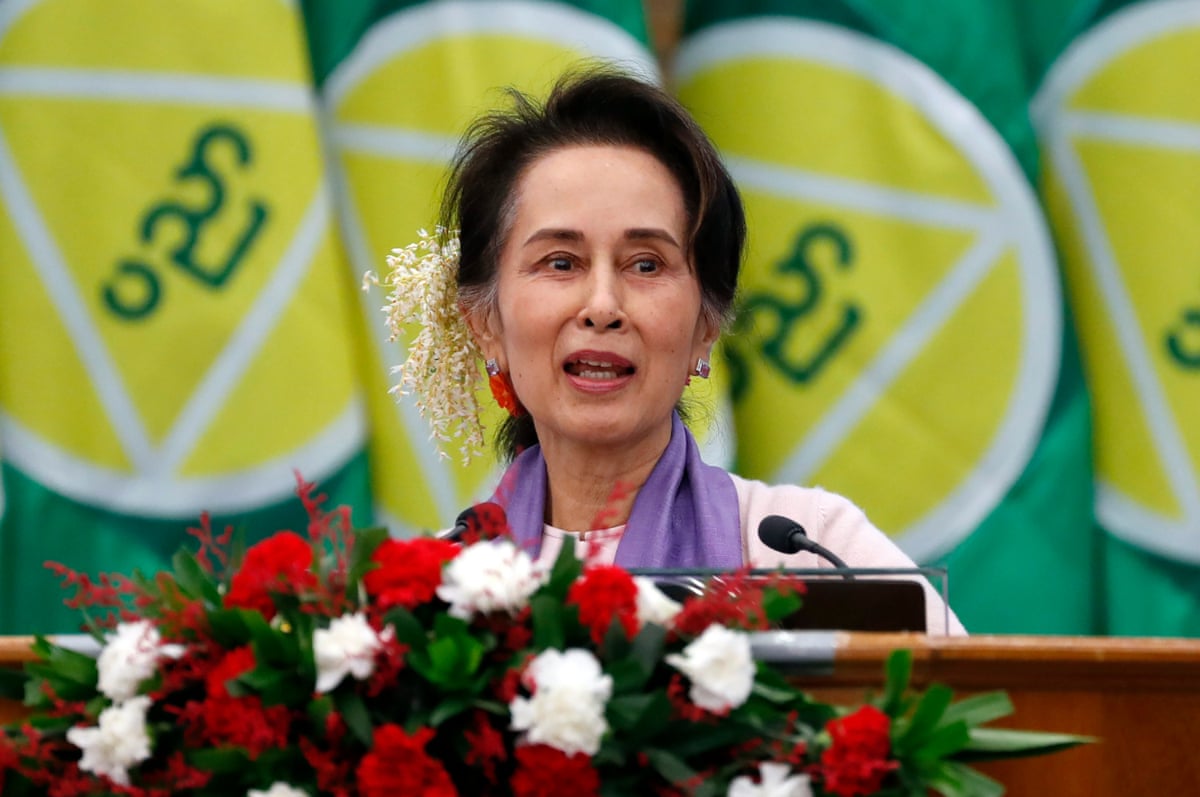 Aung San Suu Kyi delivers a speech