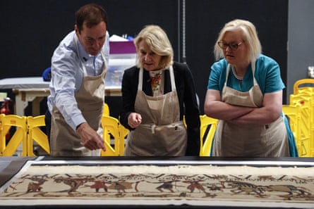 George Osborne and France’s Culture Minister Catherine Pégard (C) look at the Bayeux Tapestry during a visit to its unveiling at the British Museum in central London in July, 2026