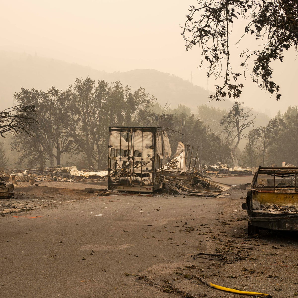 Fire Crews In Oregon And California Fight Blazes As Officials Warn Of Further Deaths Wildfires The Guardian