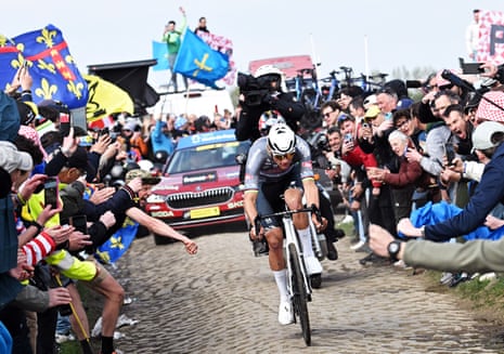 Paris-Roubaix 2025 race winner Mathieu Van Der Poel in the breakaway passing through a cobblestone sector. No such terrain for the peloton today.