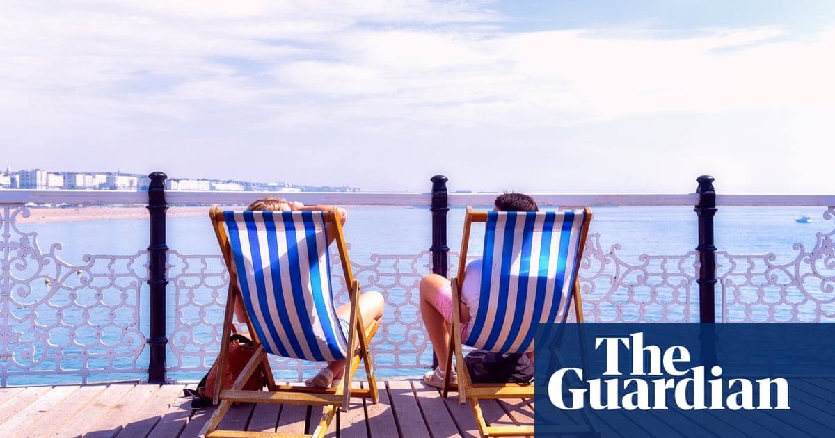 UK holiday bookings boom as Britons think twice about trips abroad