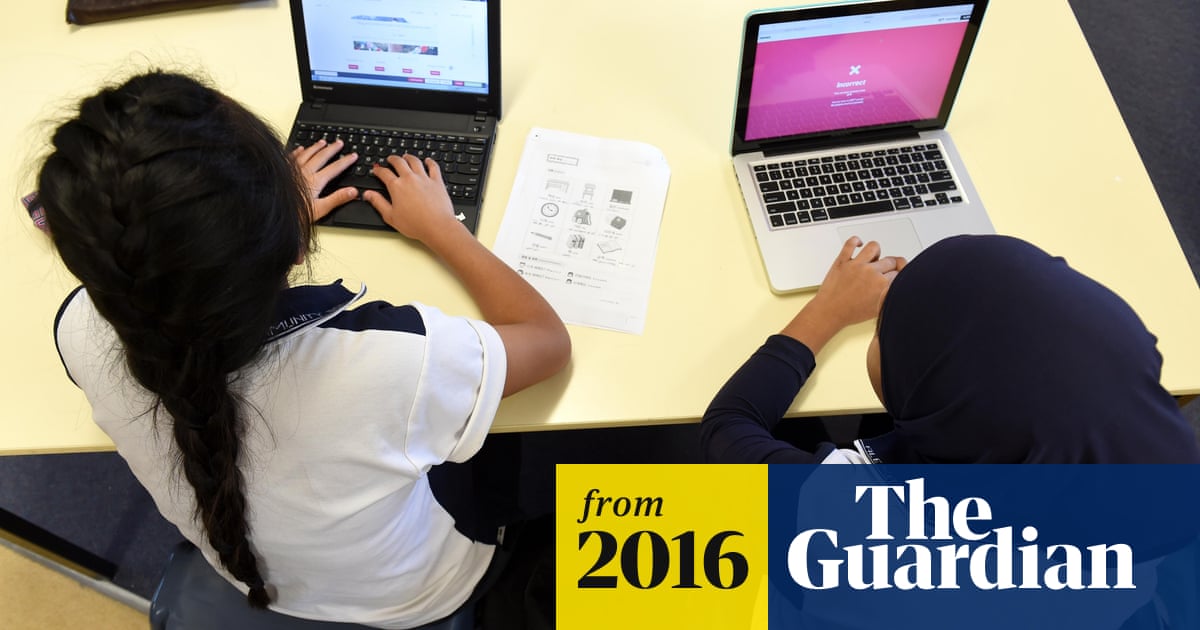 Students who use digital devices in class 'perform worse in exams'