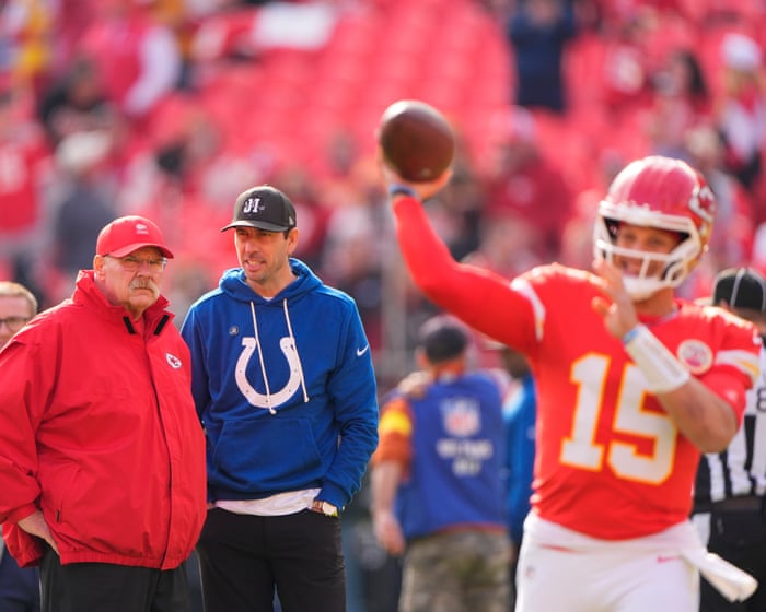 NFL week 12: Chiefs v Colts, Packers v Vikings and Bears v Steelers – live
