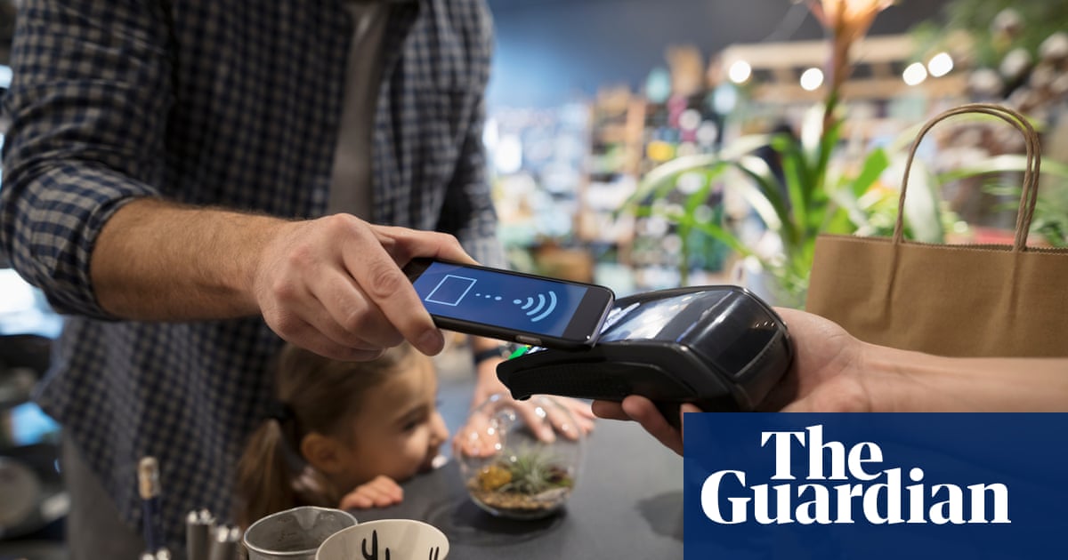 Just 7% of UK shop payments predicted to be in cash by 2024 – report
