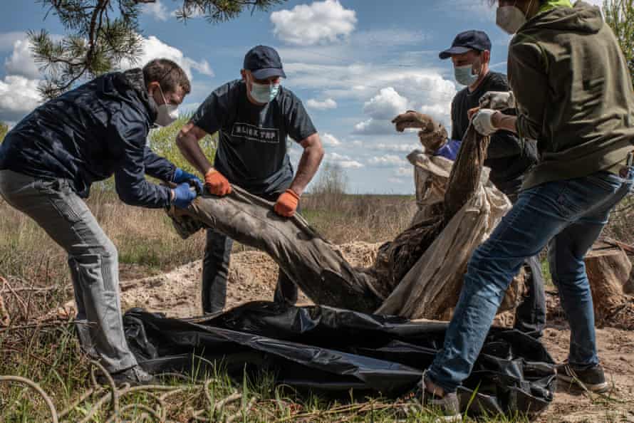 In the villages of Bucha, Hostomel and Borodyanka, occupied for about a month by Russian troops, Ukrainian investigators found dozens of mass graves where the bodies of civilians, tortured and killed, had been buried.