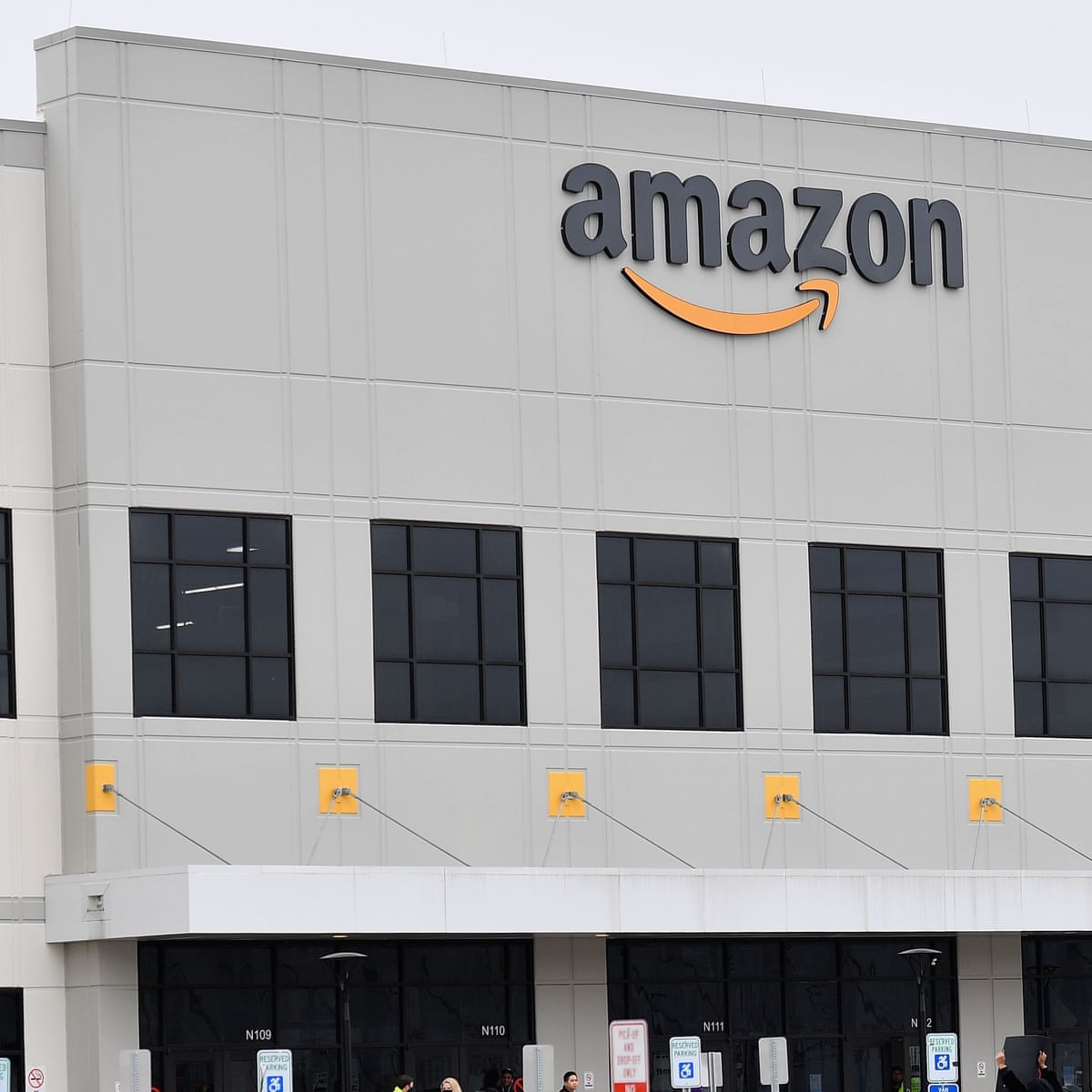 How Much Does Amazon Make a Second, Minute, Hour & Day?