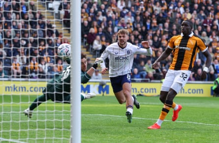 Kiernan Dewsbury-Hall scores.