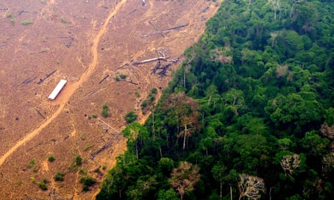 Uma área desmatada e queimada da floresta amazônica na região de Lábrea, estado do Amazonas, norte do Brasil, em 2 de setembro de 2022