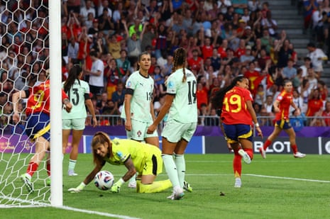 Vicky Lopez makes it two nil to Spain.