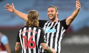 Andy Carroll celebrates with Jeff Hendrick