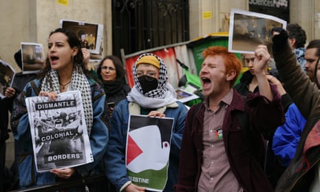 Students occupy University of Paris in pro-Palestine protest 