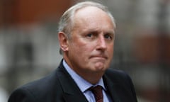 Daily Mail editor-in-chief Paul Dacre arrives to give evidence at the Leveson Inquiry at the High Court in London<br>Daily Mail editor-in-chief Paul Dacre arrives to give evidence at the Leveson Inquiry into the culture, practices and ethics of the media, at the High Court in London February 6, 2012. REUTERS/Suzanne Plunkett (BRITAIN - Tags: MEDIA POLITICS CRIME LAW) - RTR2XEIT