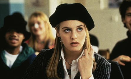 Clueless's Cher Horowitz، الذي تظهر خزانة ملابسه في المقالات المثيرة للاهتمام.