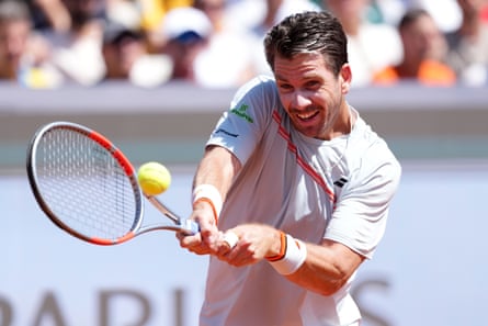 Cameron Norrie plays a backhand against Thiago Agustín Tirante