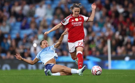 Ona Batlle is challenged by Iman Beney during the Women’s Super League match between Manchester City and Arsenal.