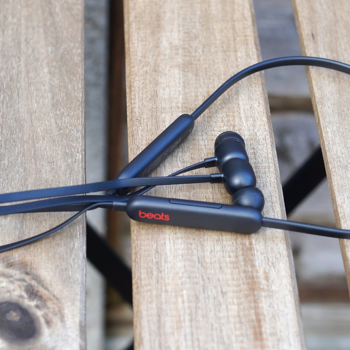 Beats Flex Review Apple S Budget Bluetooth Earbuds Apple The Guardian