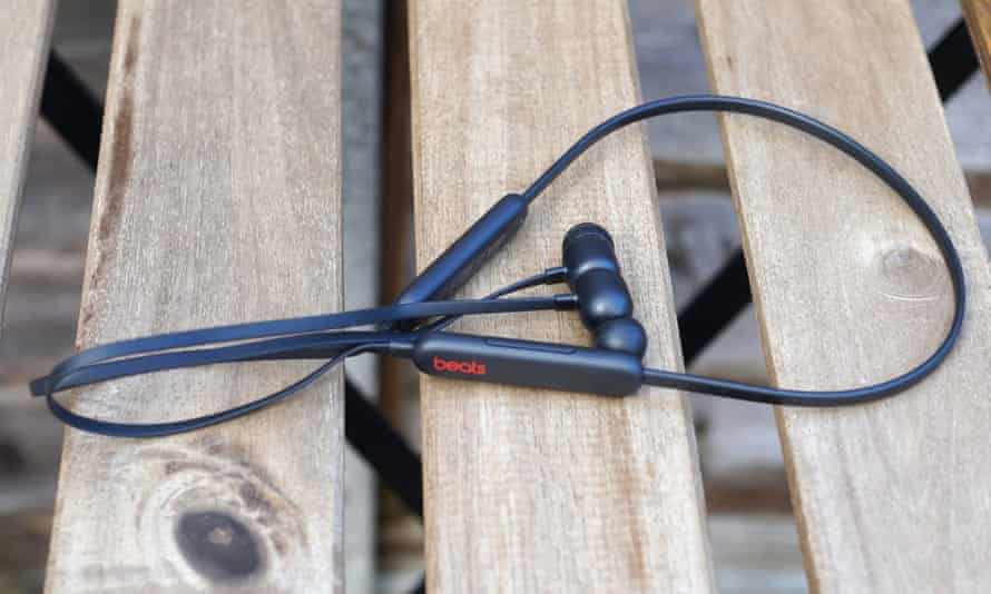 Beats Flex review - Bluetooth earbuds