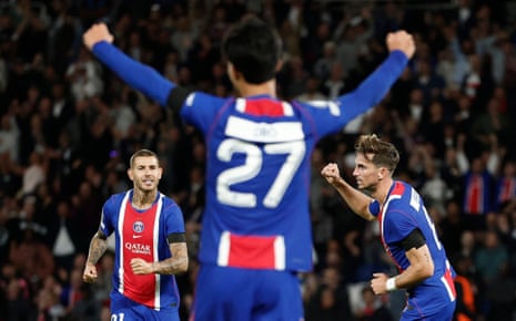 Liverpool 2-1 Atlético Madrid, PSG 6-1 Slovan Bratislava; Chelsea v Leeds – live