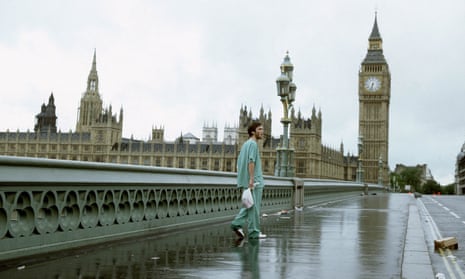 An empty Westminster Bridge, London, at the beginning of 28 Days Later.