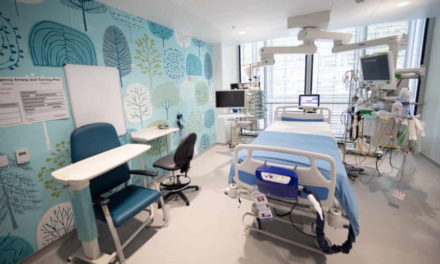 Peralatan di sebuah ruangan di Grafton Way Building