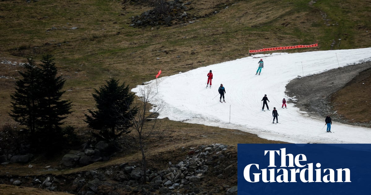 Ski resorts’ era of plentiful snow may be over due to climate crisis, study finds | Climate crisis | The Guardian