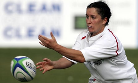 Joanna Yapp delivers a pass while playing for England during the 2006 Women’s Rugby World Cup