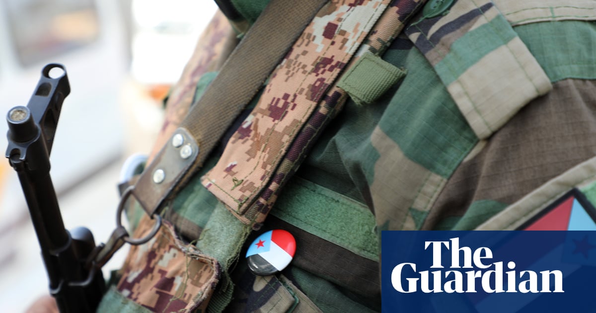 Saudi official says Yemen separatist leader fled after failing to board plane for peace talks