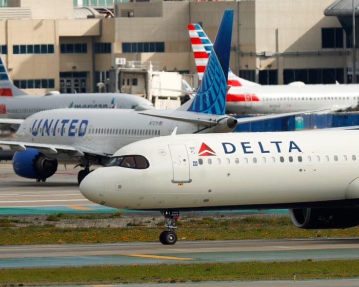 Passengers sue Delta and United over window seats that have no windows