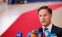 Mark Rutte in front of mics