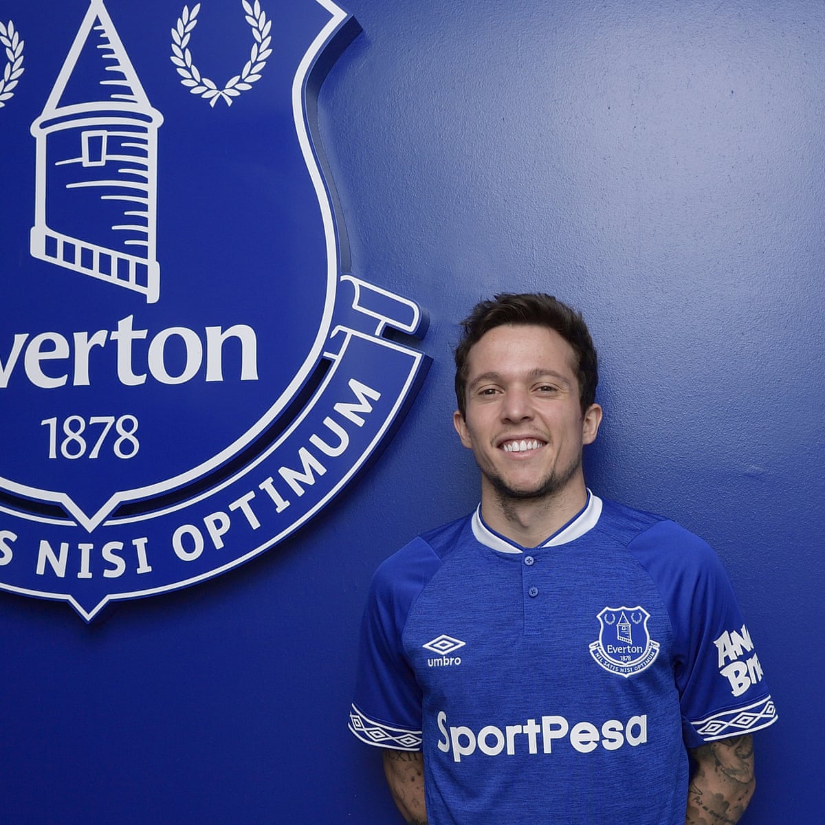 Transfer Window Closes Everton Land Mina Bernard And Gomes Deadline Day As It Happened Football The Guardian Transfer Window Closes Everton Land Mina Bernard And Gomes Deadline Day As It Happened Football The Guardian