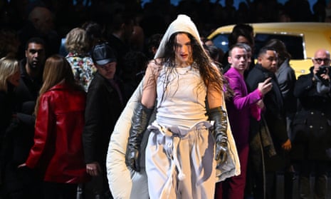 Rosalia Performs at Louis Vuitton's 2023 Menswear Show in Paris