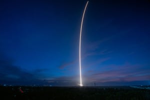 A long-exposure shot of the trail left by the Tianzhou-9 uncrewed cargo mission