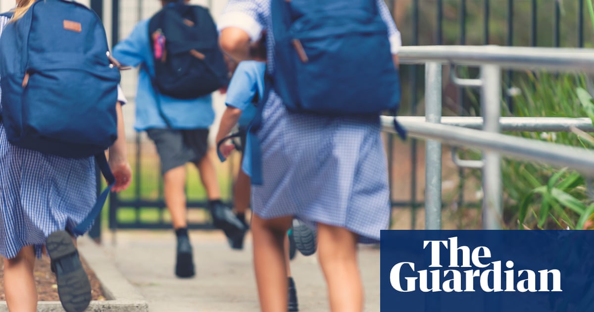 NSW Labor pledges $400m for education to ‘end the war on teachers’ if elected