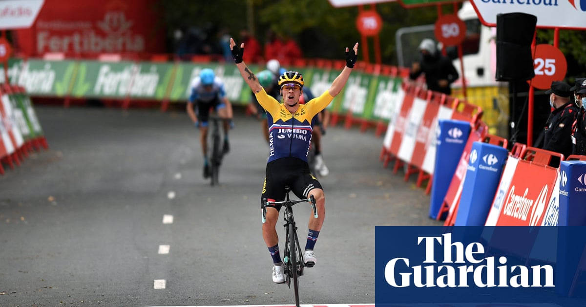 Chris Froome loses 11 minutes on stage one of Vuelta as Roglic prevails