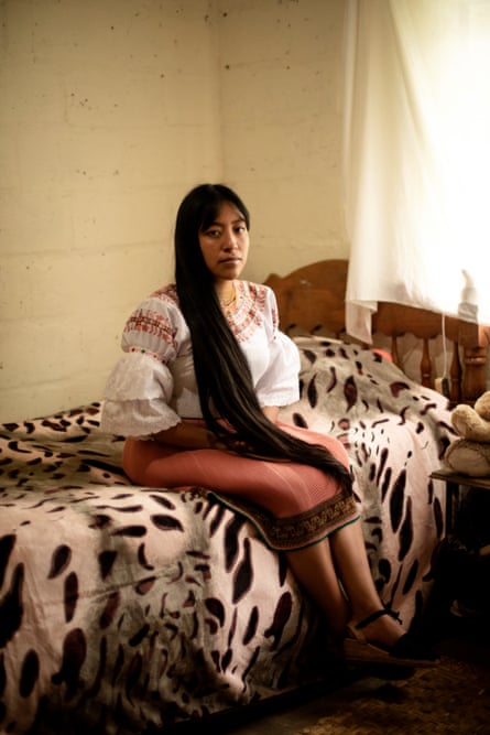 Katherine Pupiles is a communitarian teacher and physiology student at Quito University. She returned to the San Clemente community when the pandemic began. She is one of the five youth indigenous that opened a communitarian education space into the school