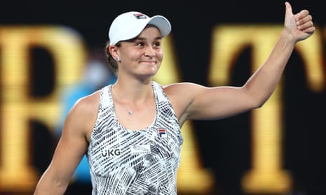 Ash Barty acknowledges the crowd after winning her quarter-final against Jessica Pegula.