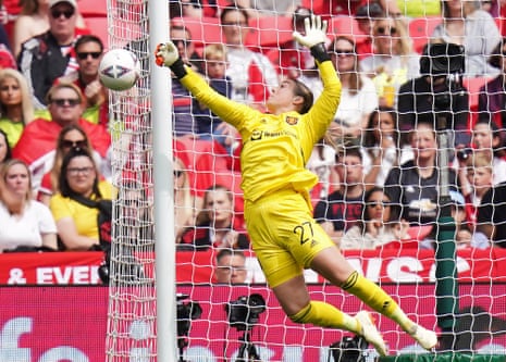 Chelsea v Manchester United: Women’s FA Cup final – live | Women's FA Cup 2 Mary Earps makes a great save for United!