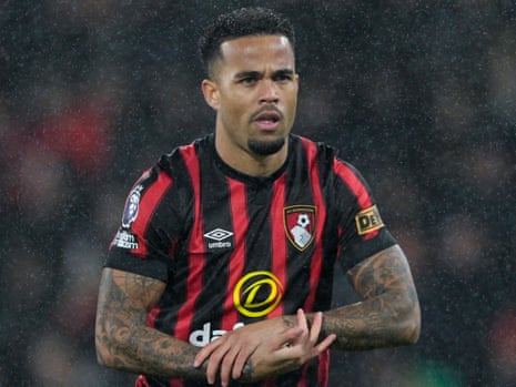 जस्टिन क्लुइवर्ट घुटने की सर्जरी से उबर रहे हैं जिसके कारण वह जनवरी में आर्सेनल के खिलाफ बोर्नमाउथ के आखिरी गेम के बाद से एक्शन से बाहर हैं।