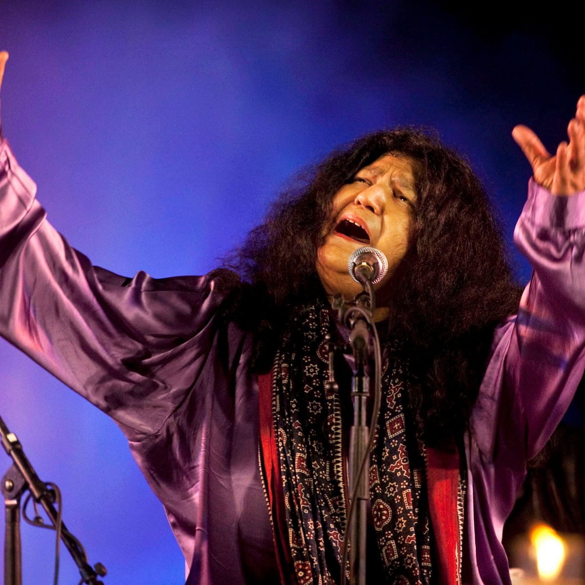 This Spirituality Liberates You Sufi Superstar Abida Parveen Set To Transport Melbourne Music The Guardian