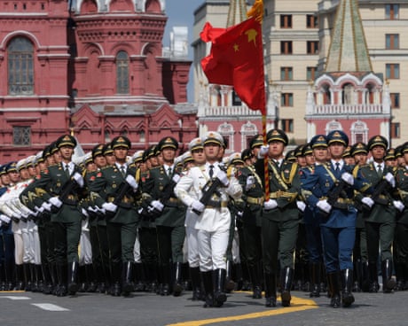 Chinese troops march through Red Square
