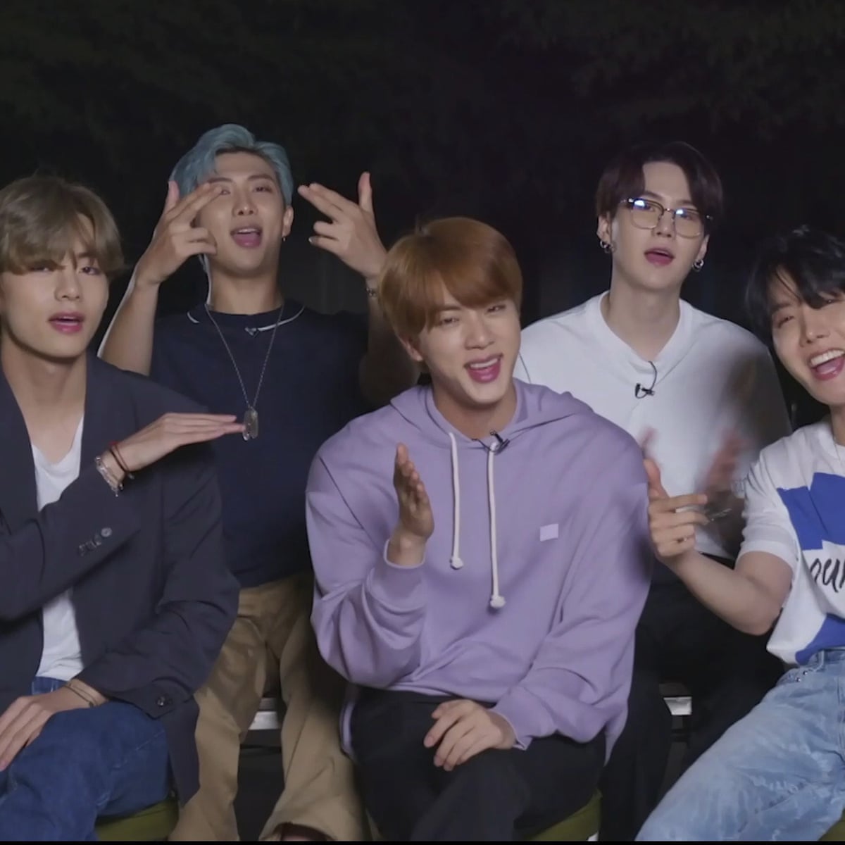 Bts K Pop Stars Become First All South Korean Act To Top Us Singles Charts Bts The Guardian