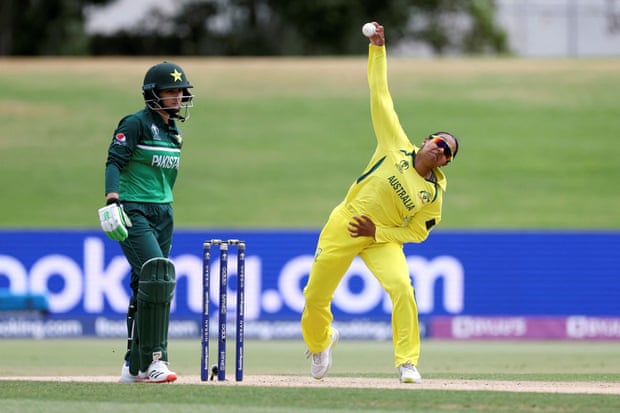 King bowls during Australia’s Women’s World Cup match against Pakistan.