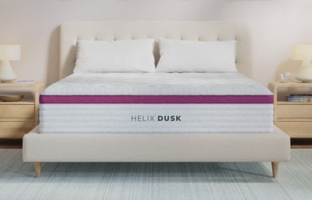 Una foto de producto de un colchón Helix Dusk
