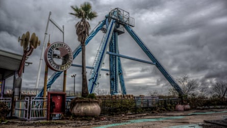8 Eerie Abandoned Amusement Parks in the United States