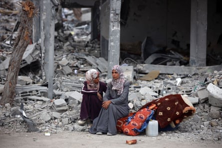 Palestinians women in Gaza City, 12 October 2025.